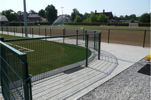 Aanleg kunstgras voetbalveld - Sportinfrabouw NV